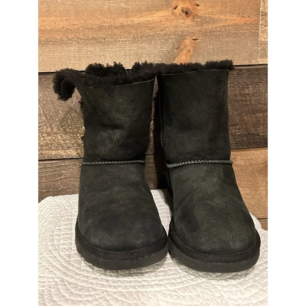 UGG‎ Bailey Bow Black Kids Women's/Girls Suede  Boots 3280Y BLK SZ 6